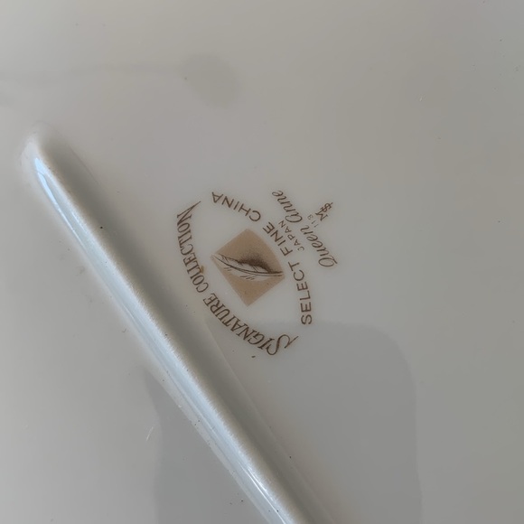 Signature Collection Porcelain Platter Queen Anne 14-1/4"x10-1/2" dining serving - Picture 7 of 8